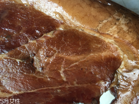 煙熏臘肉會致癌嗎？別大量吃就行