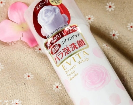 潔面泡沫能卸妝嗎？