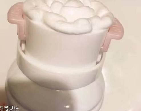 潔面泡沫能卸妝嗎？