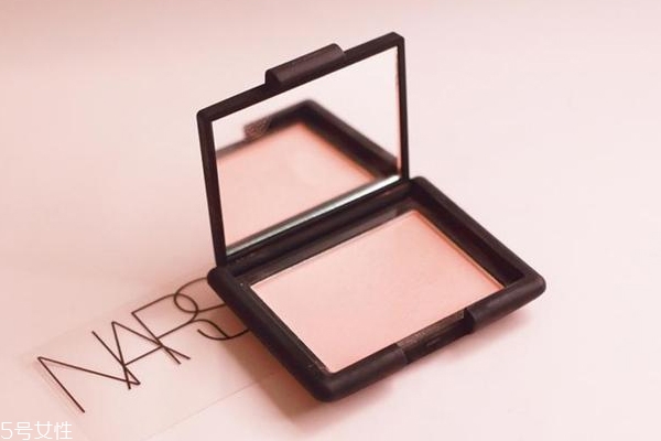 nars sex appeal腮紅干嗎？略飛粉不過可以接受