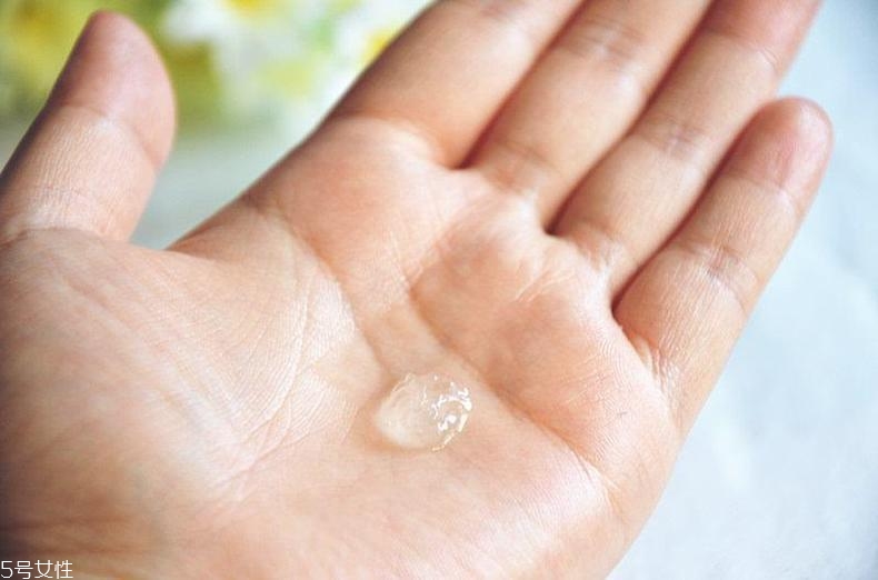 沒(méi)有卸妝油拿什么卸妝？含油物品能卸妝