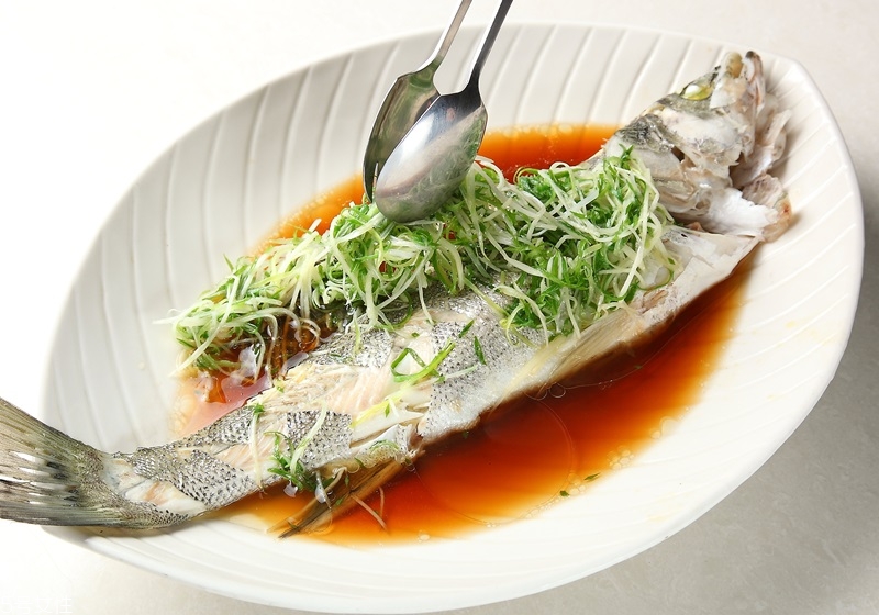 吃魚(yú)時(shí)魚(yú)刺怎么去除