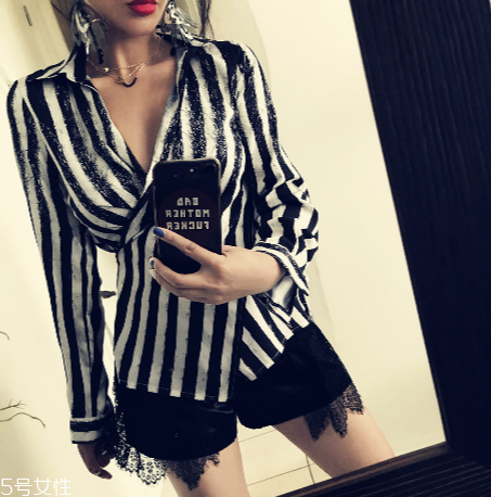 今年流行什么樣的白襯衫？襯衫也有新花樣