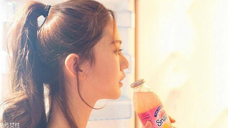 圓臉方臉適合什么扎發(fā)？2018流行少女扎發(fā)