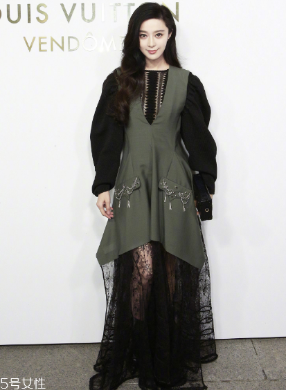 泡泡袖衣服怎么搭配？在大女人和小公舉之間自由轉(zhuǎn)換