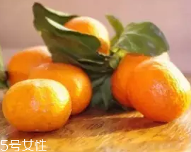 柑橘調(diào)香水好聞嗎？吃了這個(gè)大橘子