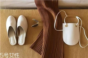 aiou是什么牌子？極簡風(fēng)個(gè)性包袋