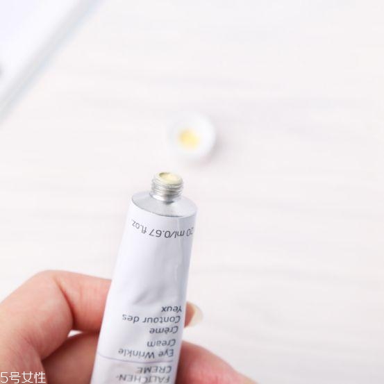 第一次用眼霜用什么好？眼部衰老從此不復(fù)存在