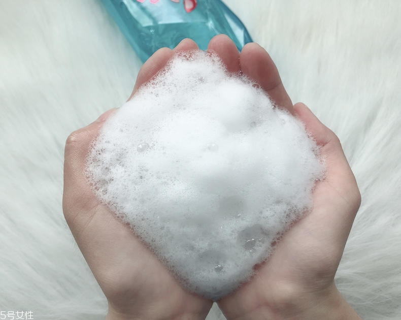 清揚(yáng)0硅油洗發(fā)水好用嗎？自帶高級(jí)感香調(diào)