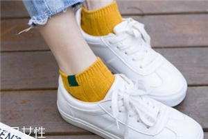 襪子能和衣服一起洗嗎？襪子最好單獨(dú)洗