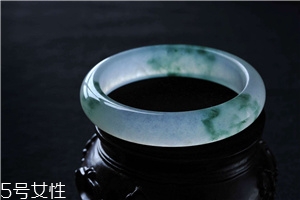 玉手鐲可以戴著睡覺(jué)嗎？玉手鐲有助于睡眠