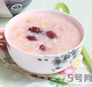花生皮能不能吃？花生能和螃蟹一起吃嗎？