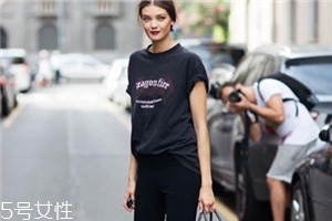 t恤怎么塞進(jìn)褲子好看？時(shí)尚達(dá)人都這樣塞