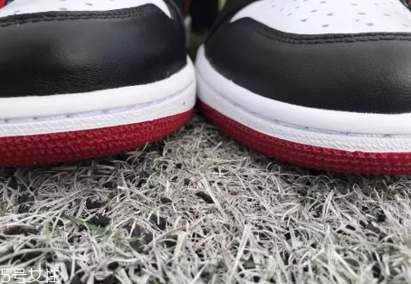 aj 1黑腳趾真假對(duì)比 aj1黑腳趾真品原來這樣鑒定