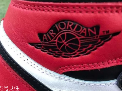 aj 1黑腳趾真假對(duì)比 aj1黑腳趾真品原來這樣鑒定