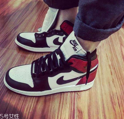 aj 1黑腳趾真假對(duì)比 aj1黑腳趾真品原來這樣鑒定
