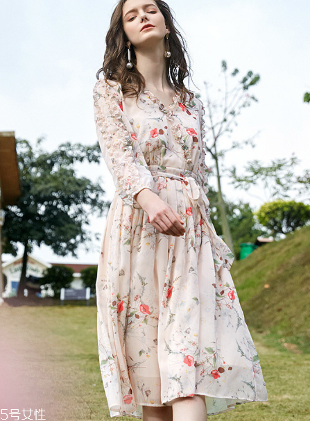 梨形身材穿什么衣服好看？這三款幫你找到自信