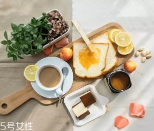沃森麥盧卡蜂蜜怎么吃？watsonson麥盧卡蜂蜜這樣服用