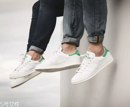 小白鞋可以用84洗嗎？慎用84洗小白鞋