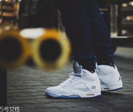小白鞋洗了變黃怎么辦？小白鞋越洗越黃補救方法