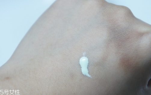 美膚寶和御泥坊哪個好？美膚寶和御泥坊品牌對比