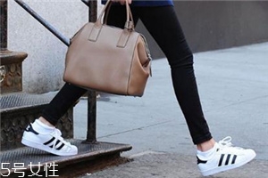 小白鞋怎么存放不發(fā)黃？小白鞋的存放方法