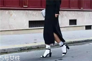 襪子怎么搭配時(shí)尚？襪子外露搭配圖片