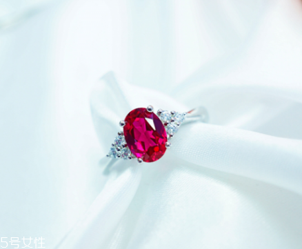 碧璽戒指一般多少錢(qián)？碧璽戒指的市場(chǎng)價(jià)值