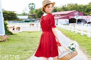 下半身胖怎么搭配衣服？下半身胖穿搭技巧