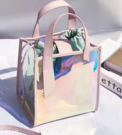 小ck鐳射包多少錢？charles keith鐳射包價(jià)格