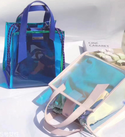小ck鐳射包多少錢？charles keith鐳射包價(jià)格