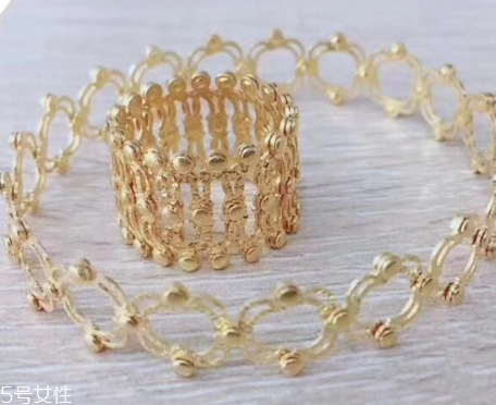 周大生伸縮戒指多少錢(qián)？周大生戒指變手鐲價(jià)格