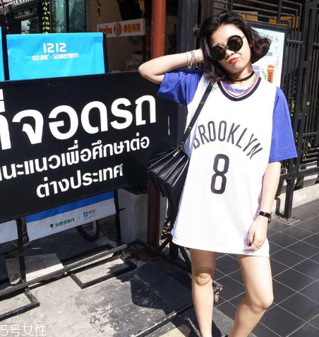 胸大的女生穿什么上衣？適合大胸女生的穿搭