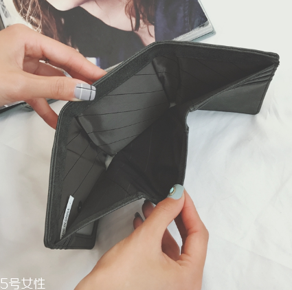 錢(qián)包什么顏色招財(cái)聚財(cái)？招財(cái)錢(qián)包顏色推薦