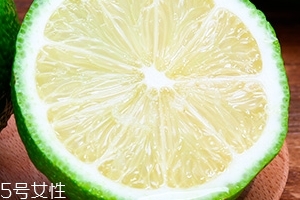 青檸檬可以泡蜂蜜嗎？青檸檬泡蜂蜜味道好嗎？