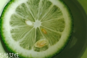 青檸檬可以敷臉嗎？青檸檬敷臉能美白嗎？