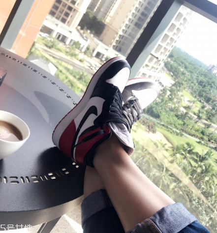 aj 1黑腳趾多少錢？aj 1黑腳趾市場價格