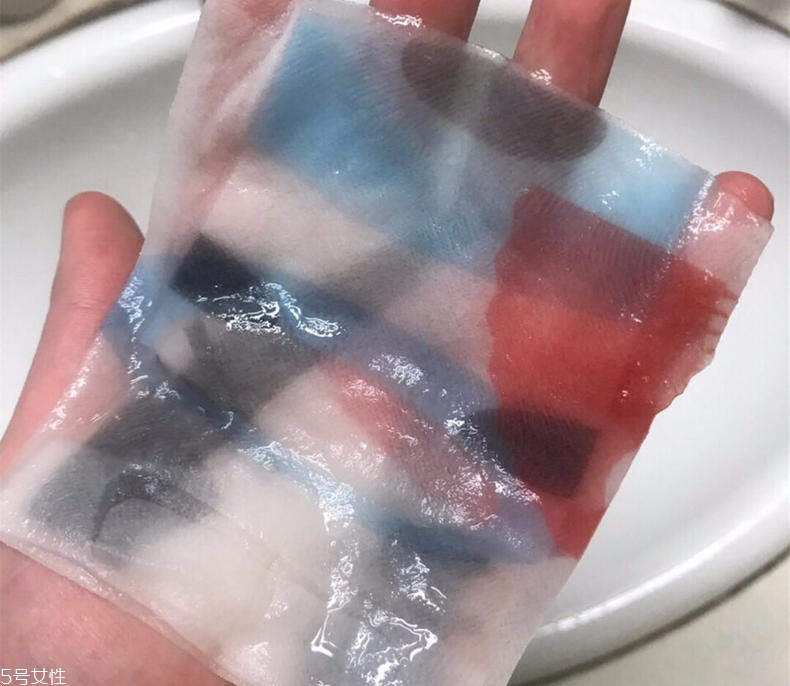 pure smile藝妓臉譜面膜有幾個版本？適合敏感肌嗎？