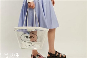 prada pvc塑料透明包多少錢？prada透明塑料包價格