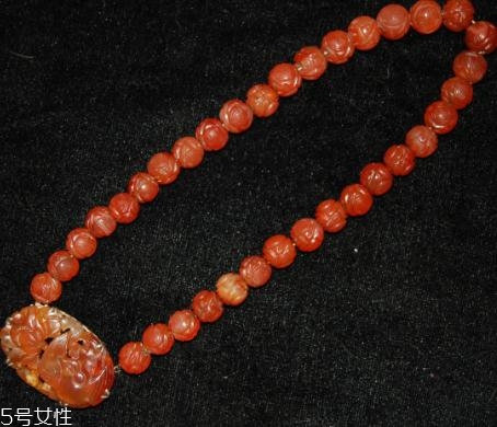 瑪瑙項(xiàng)鏈一般多少錢？瑪瑙項(xiàng)鏈?zhǔn)袌鰞r位
