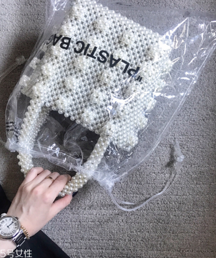 shrimps珍珠包多少錢？shrimps珍珠包包價格