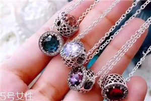 項鏈上的wk是什么意思？項鏈上wk代表什么含義