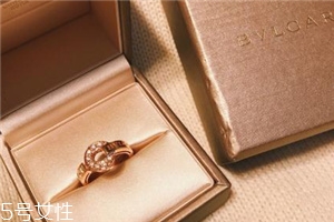 戒指和手表戴一只手嗎？戒指和手表是戴一邊嗎