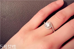 戒指為什么戴左手？戒指戴在左手的原因