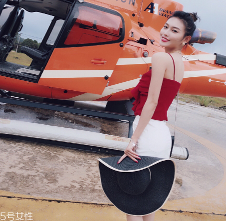 皮膚黃穿什么顏色顯白？適合黃皮女生的衣服顏色