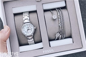 fossil手表防水嗎？fossil手表防水性怎么樣？