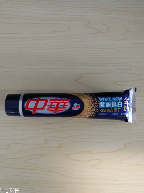中華和黑人美白牙膏哪個(gè)好 三個(gè)國(guó)內(nèi)熱門(mén)美白牙膏對(duì)比評(píng)測(cè)