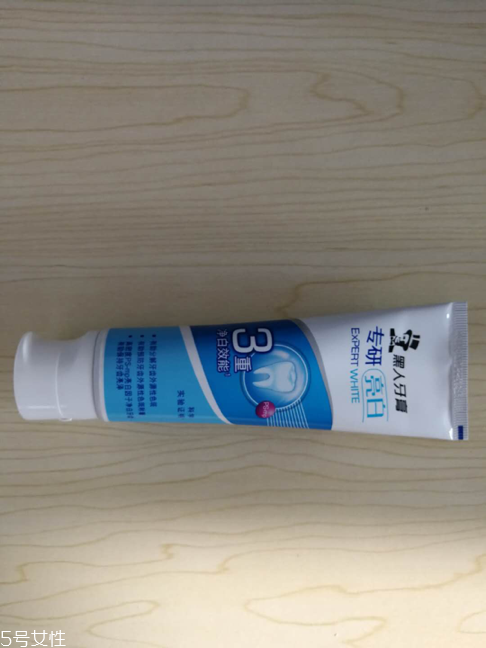中華和黑人美白牙膏哪個(gè)好 三個(gè)國(guó)內(nèi)熱門(mén)美白牙膏對(duì)比評(píng)測(cè)