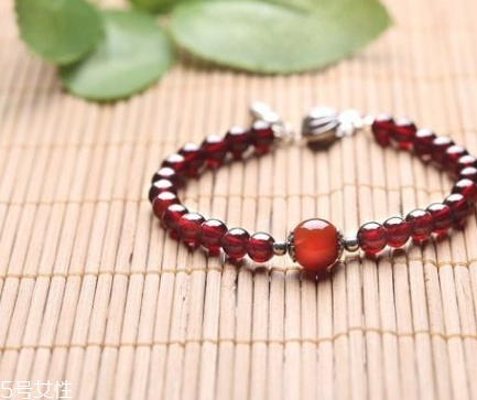 手鏈珠子單數(shù)還是雙數(shù)？手鏈珠子個(gè)數(shù)講究
