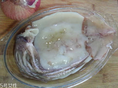 魷魚是烏賊嗎？魷魚跟烏賊是一種嗎？